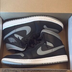 Jordan Shadow Women's Sneakers 9.5